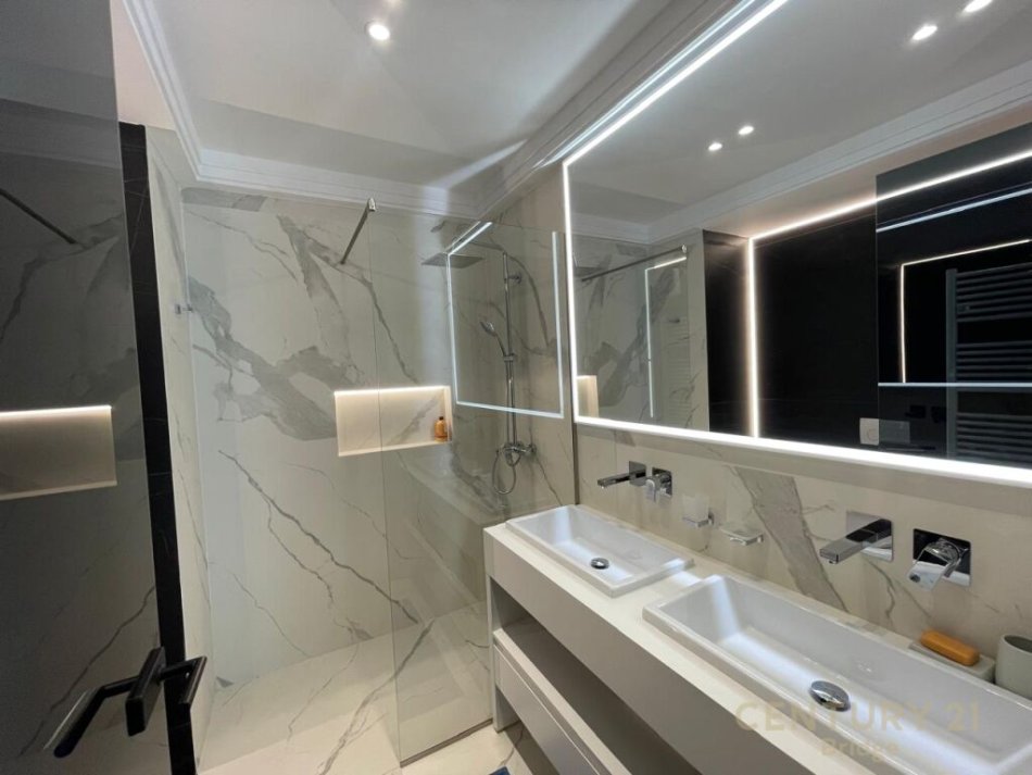 Tirane, jap me qera apartament 2+1+2 , 163 m² 2.000 € (Kopshti Botanik Zoologjik)