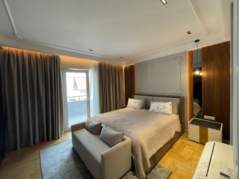 Tirane, jepet me qera apartament 2+1 Kati 5, 163 m² 2.000 € (KOPSHTI ZOOLOGJIK)