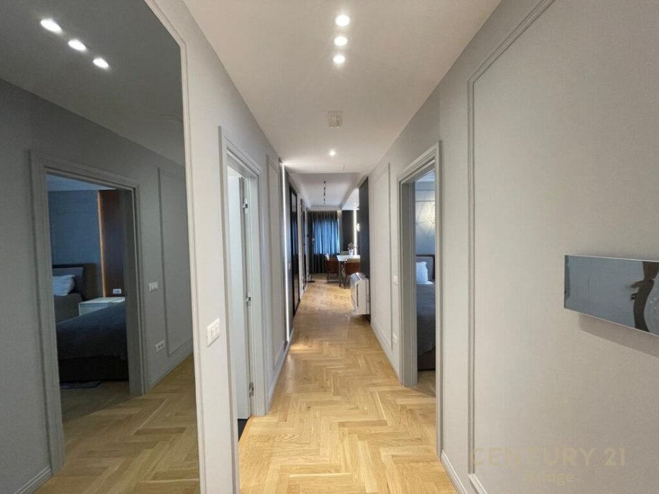 Tirane, jepet me qera apartament 2+1 Kati 5, 163 m² 2.000 € (KOPSHTI ZOOLOGJIK)
