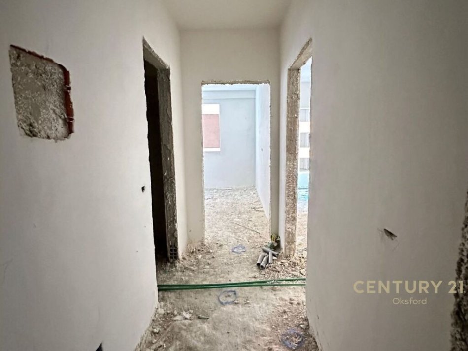 Tirane, shitet apartament 1+1+Ballkon Kati 5, 60 m² 88.000 € (Yzberisht)
