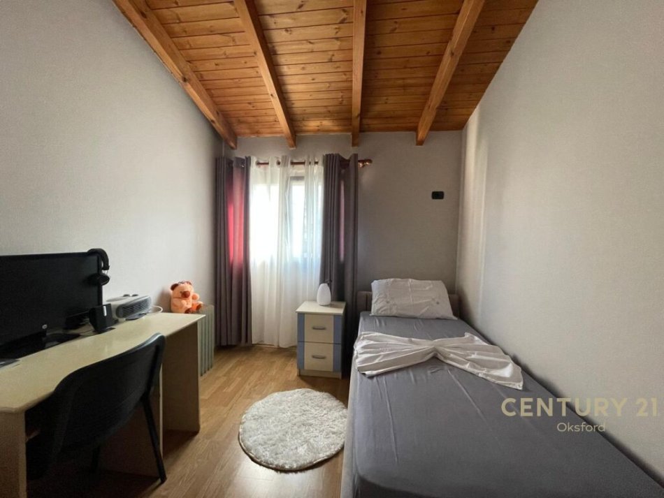 Tirane, jap me qera apartament 2+1+2+POST PARKIMI+Ballkon , 116 m² 850 € (Komuna e Parisit)