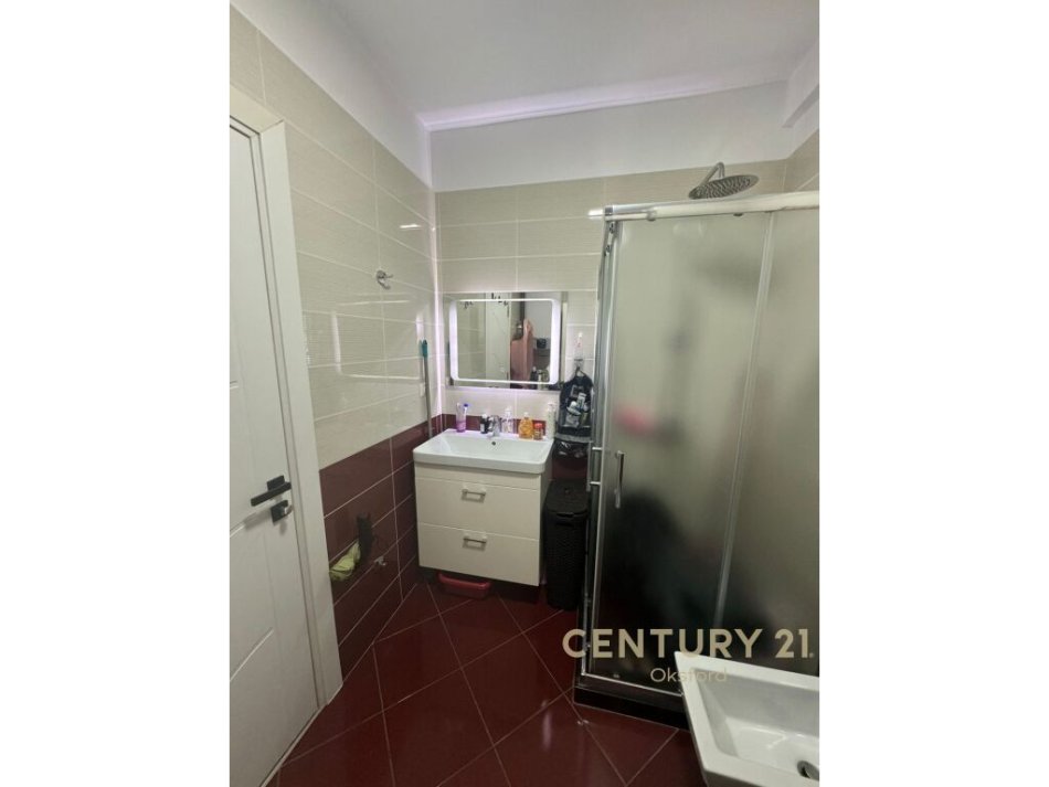 Tirane, jap me qera apartament 1+1+Ballkon , 78 m² 750 € (Komuna e Parisit)