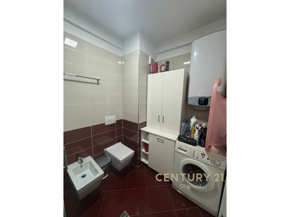 Tirane, jap me qera apartament 1+1+Ballkon , 78 m² 750 € (Komuna e Parisit)