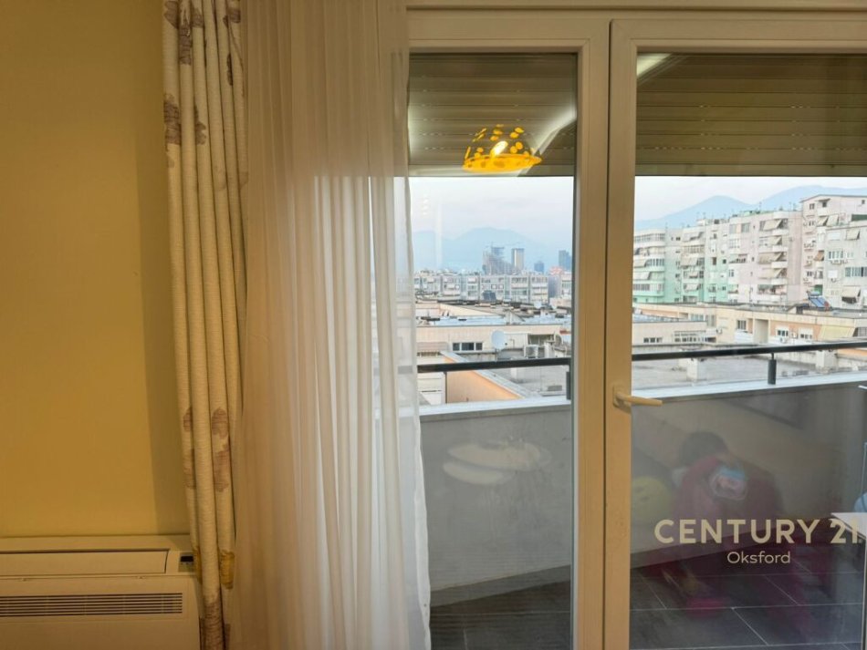 Tirane, jepet me qera apartament 1+1+Aneks+Ballkon Kati 6, 68 m² 750 € (Kristal Center)