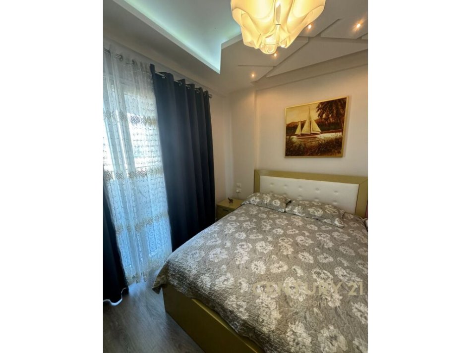 Tirane, jepet me qera apartament 1+1+Aneks+Ballkon Kati 6, 68 m² 750 € (Kristal Center)