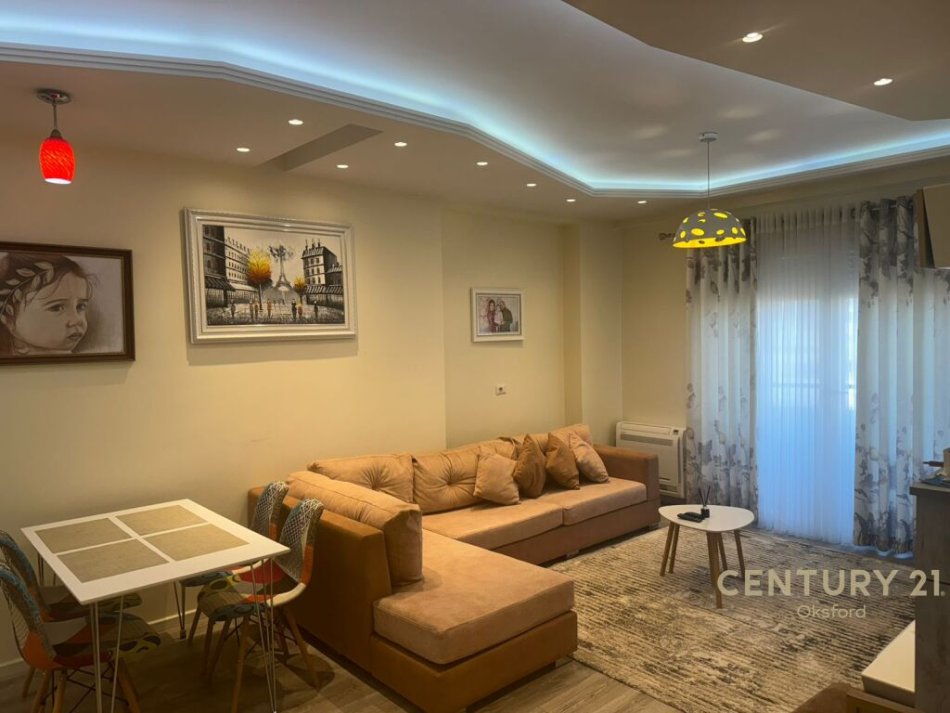 Tirane, jap me qera apartament 1+1+Ballkon , 78 m² 750 € (Komuna e Parisit)