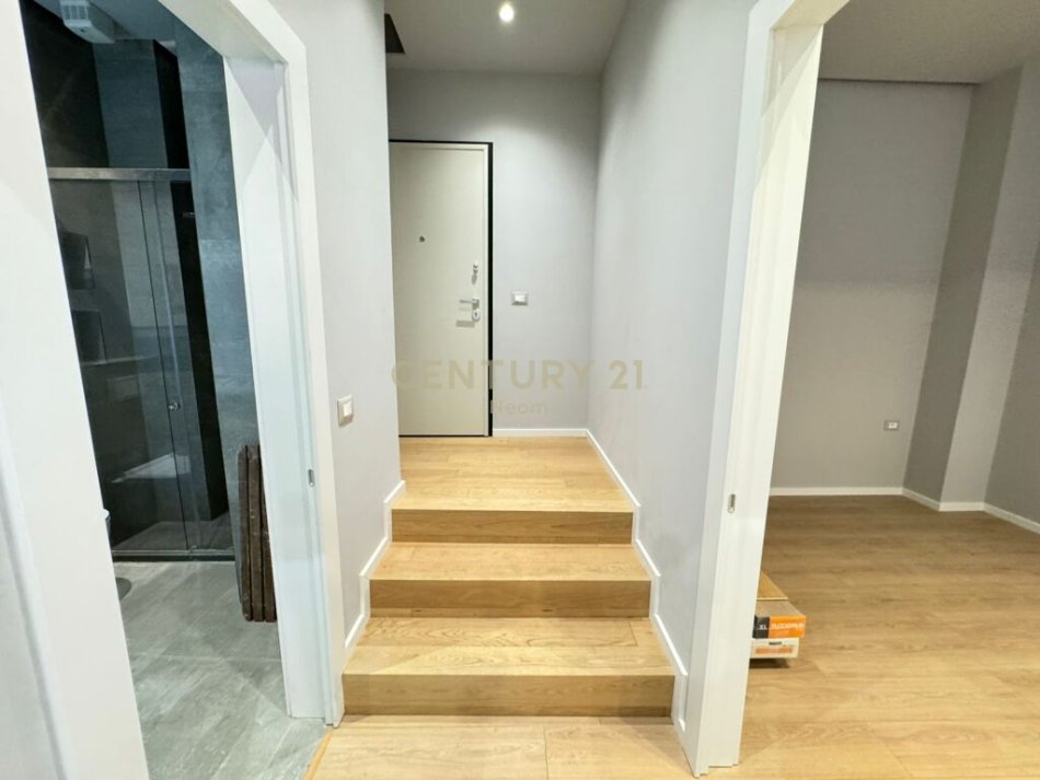 Tirane, shes apartament 2+1 , 100 m² 160.000 € (Liqeni i Thatë)