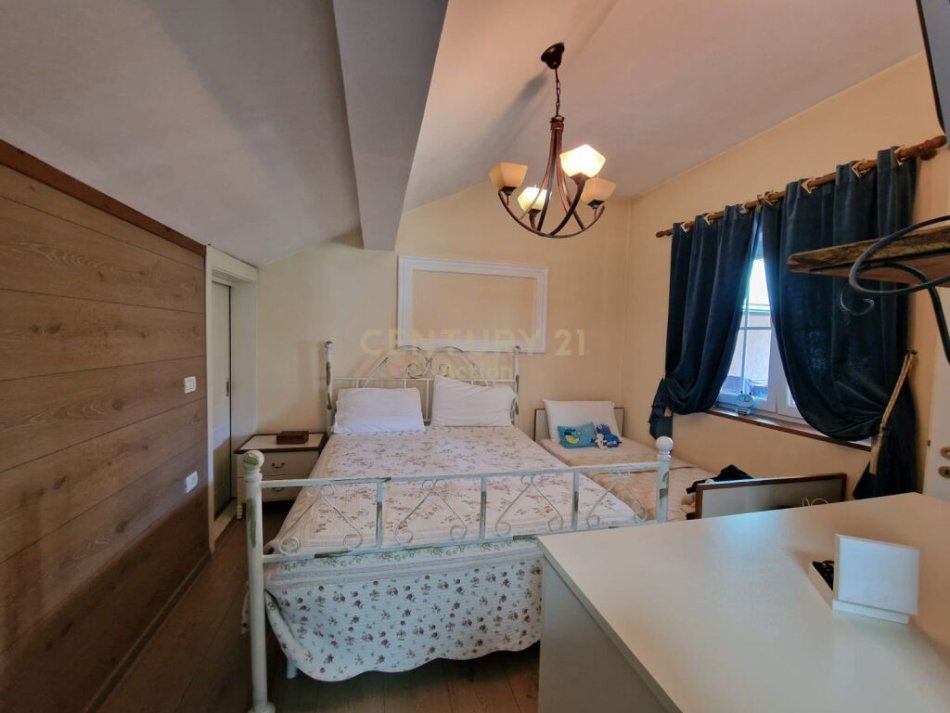 Tirane, shitet Vile 3+1 , 197 m² 360.000 € (Hipoteka)