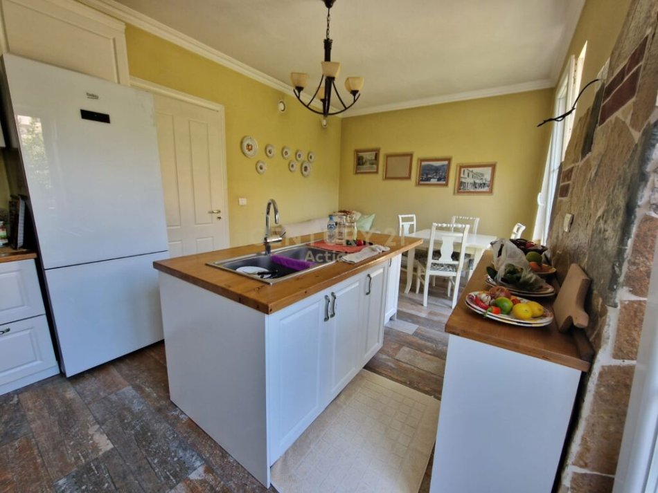 Tirane, shitet Vile 3+1 , 197 m² 360.000 € (Hipoteka)