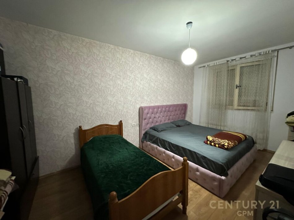Tirane, jap me qera apartament 2+1 , 76 m² 650 € (Komuna e Parisit)