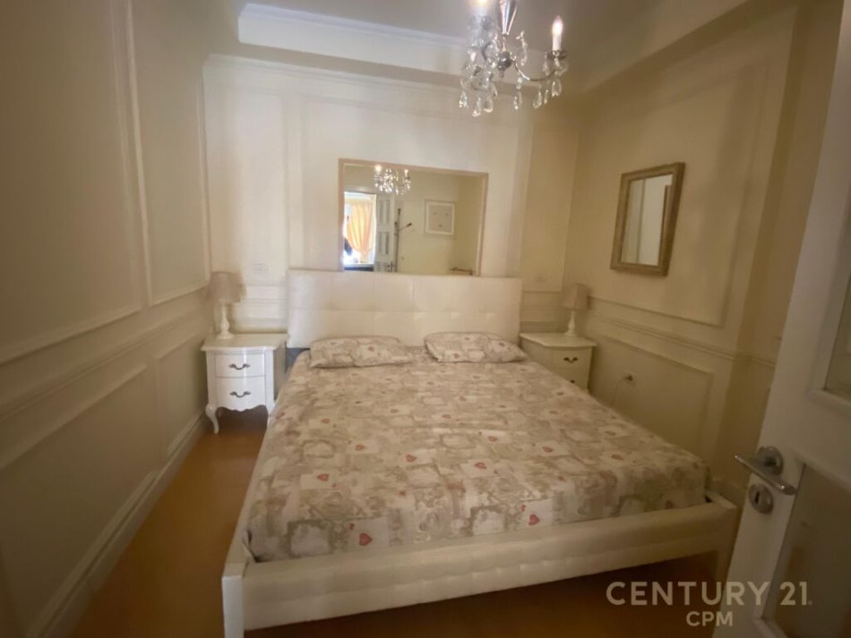 Tirane, jap me qera apartament 2+1+Ballkon , 80 m² 600 € (Komuna e Parisit)