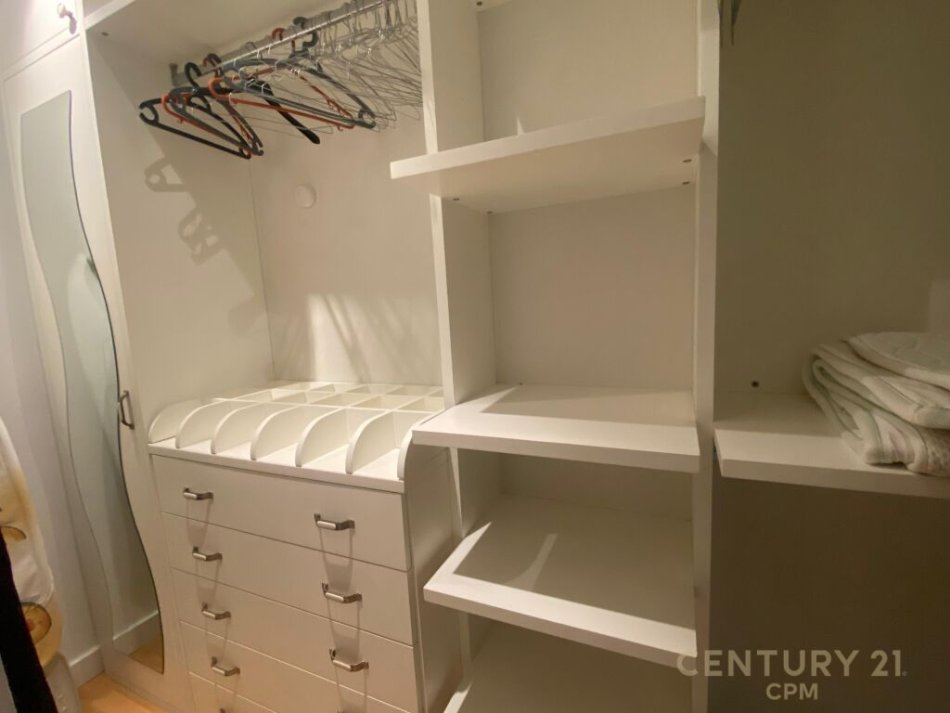 Tirane, jap me qera apartament 2+1+Ballkon , 80 m² 600 € (Komuna e Parisit)