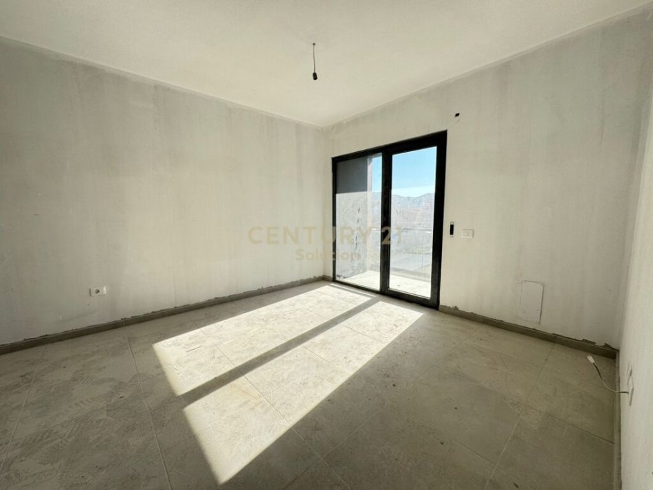 Tirane, shes apartament 2+1+2+Ballkon , 101 m² 152.000 € (Oasis Residence, Unaza e Re)