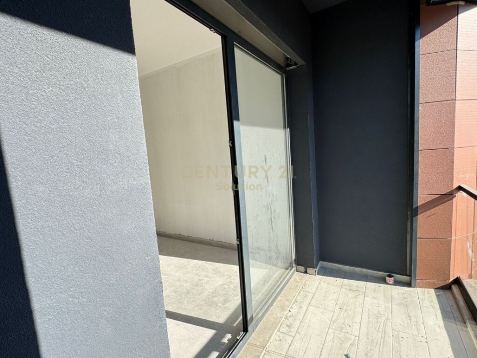Tirane, shes apartament 2+1+2+Ballkon , 101 m² 152.000 € (Oasis Residence, Unaza e Re)