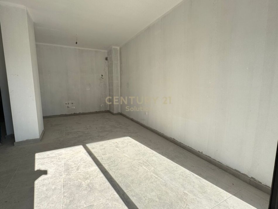 Tirane, shes apartament 2+1+2+Ballkon , 101 m² 152.000 € (Oasis Residence, Unaza e Re)