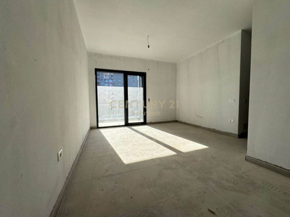 Tirane, shes apartament 2+1+2+Ballkon , 101 m² 152.000 € (Oasis Residence, Unaza e Re)