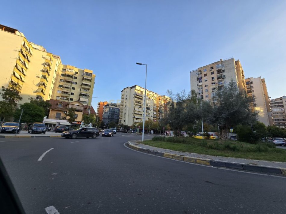 Tirane, shes apartament 1+1 , 65 m² 165.000 € (Komuna e Parisit)