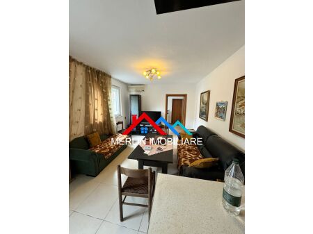 Tirane, jepet me qera Vile 2+1 Kati 3, 200 m² 750 € (Rruga Has Mema,ALI DEMI)