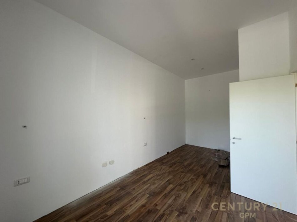 Tirane, shes apartament 2+1 , 92 m² 128.000 € (Kopshti Botanik Zoologjik)