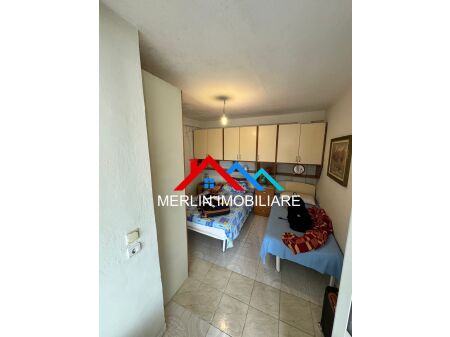 Tirane, jepet me qera Vile 2+1 Kati 3, 200 m² 750 € (Rruga Has Mema,ALI DEMI)