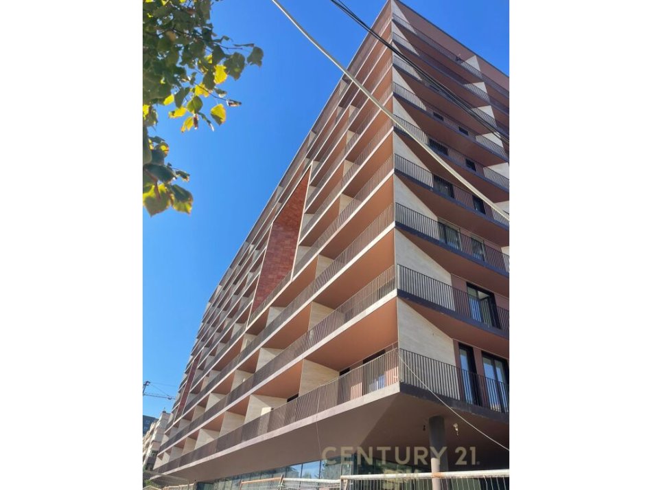 Tirane, jap me qera zyre , 153 m² 1.800 € (Rruga e Kosovarëve)