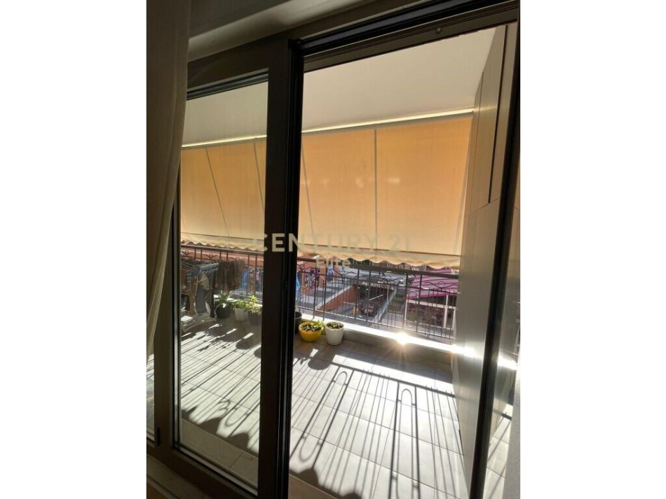 Tirane, jap me qera apartament 1+1+POST PARKIMI+Ballkon , 75 m² 800 € (Kompleksi Delijorgji)