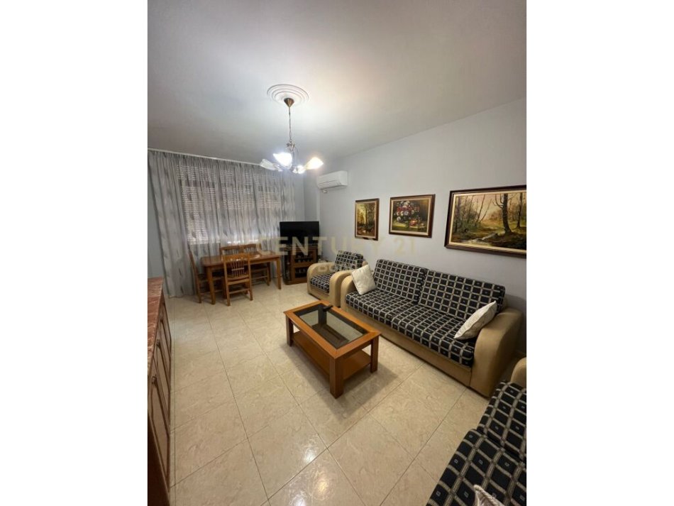 Tirane, jepet me qera apartament 2+1 Kati 2, 94 m² 600 € (Vasil Shanto bond103003)
