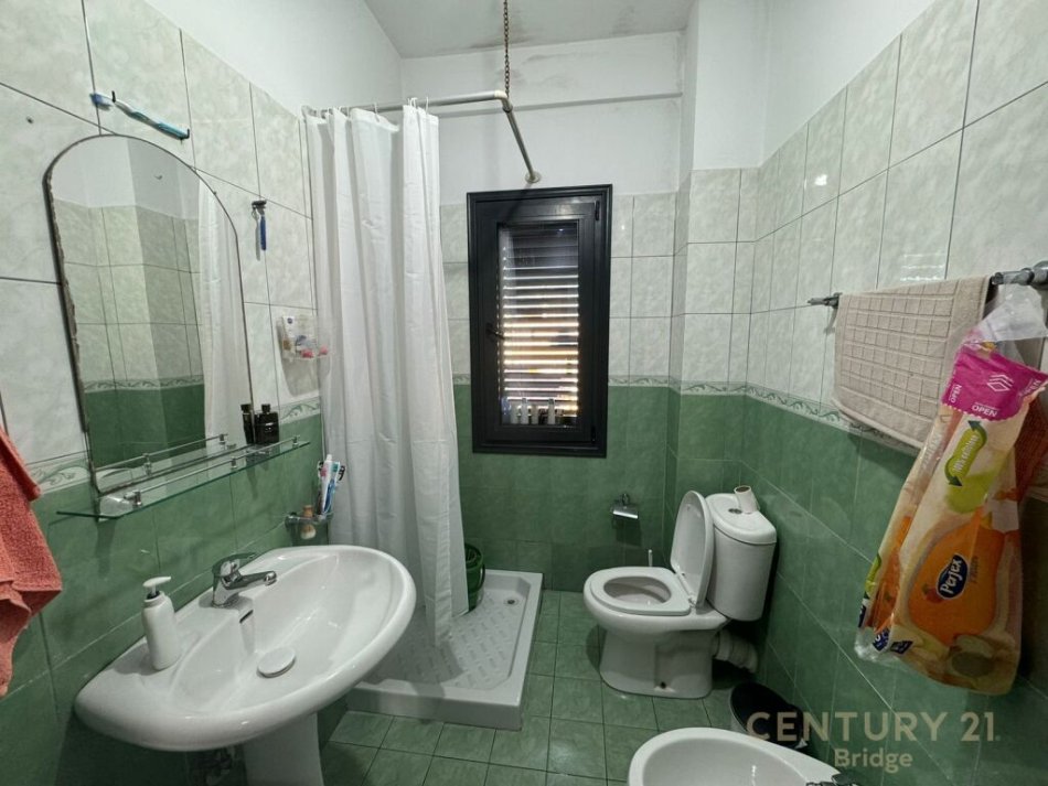 Tirane, shitet apartament 2+1 Kati 3, 87 m² 140.000 € (Selite bridge103019)
