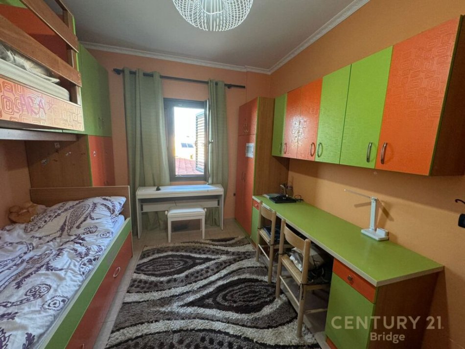 Tirane, shitet apartament 2+1 Kati 3, 87 m² 140.000 € (Selite bridge103019)