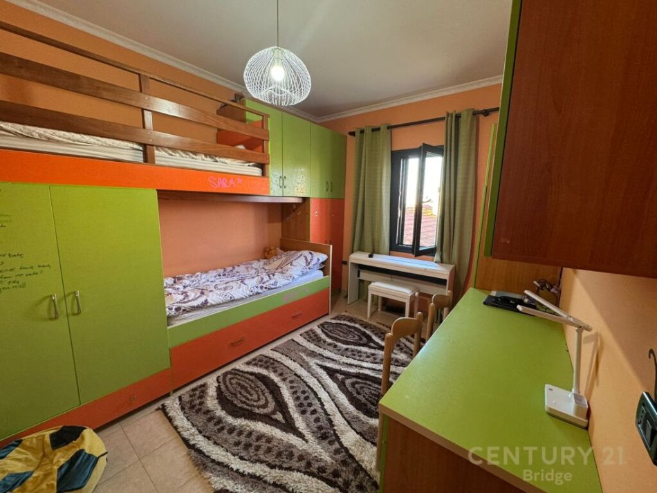 Tirane, shes apartament 2+1+Ballkon , 85 m² 140.000 € (Selitë)
