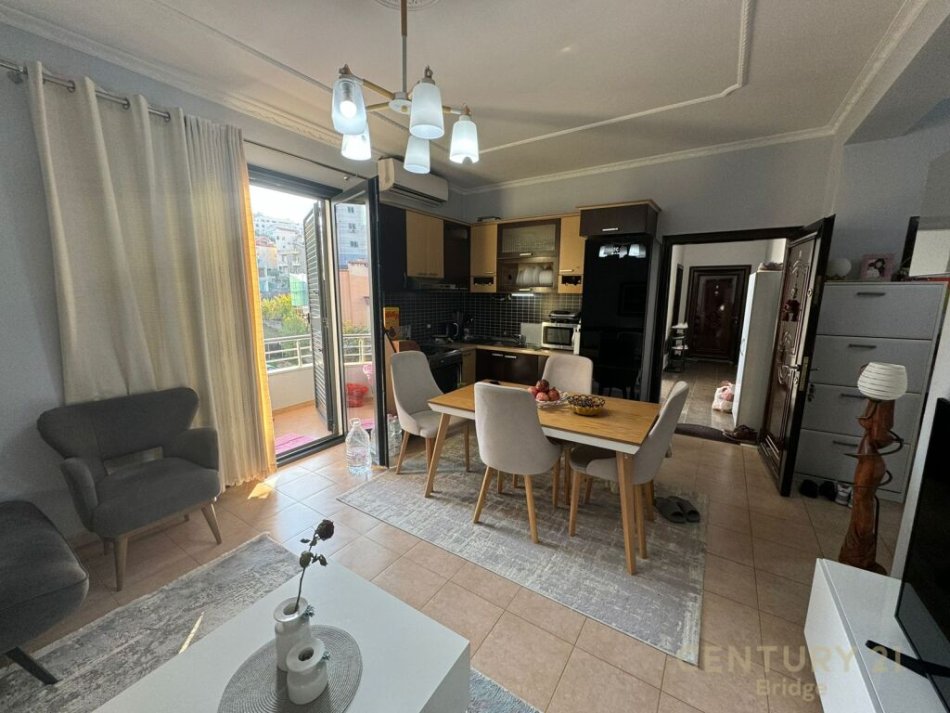 Tirane, shitet apartament 2+1 Kati 3, 87 m² 140.000 € (Selite bridge103019)