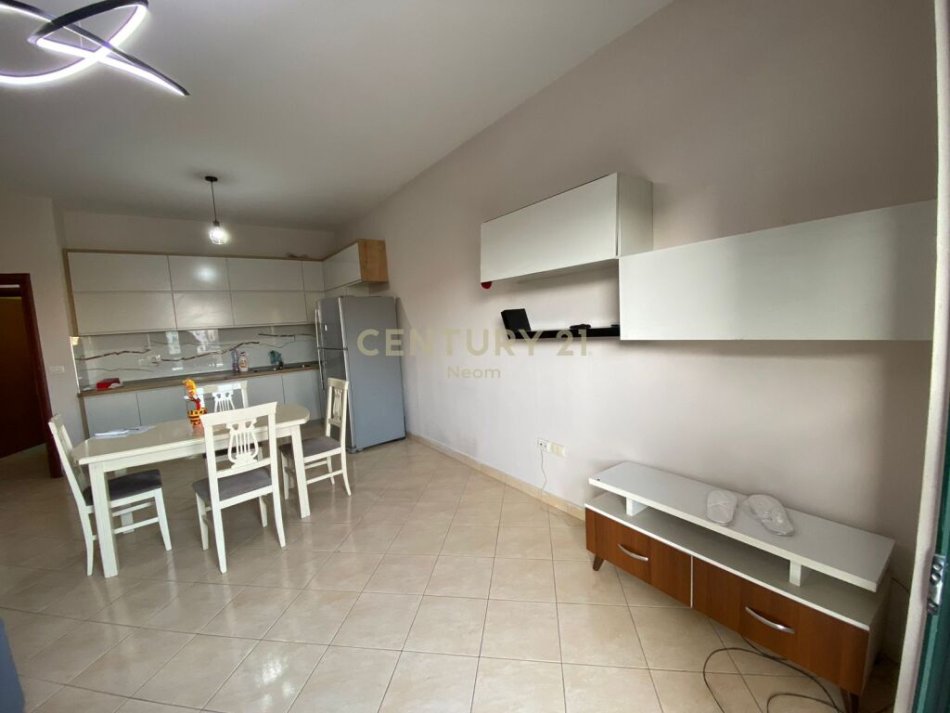Tirane, jepet me qera apartament 2+1 Kati 2, 118 m² 550 € (Liqeni i Thate Neom103030)