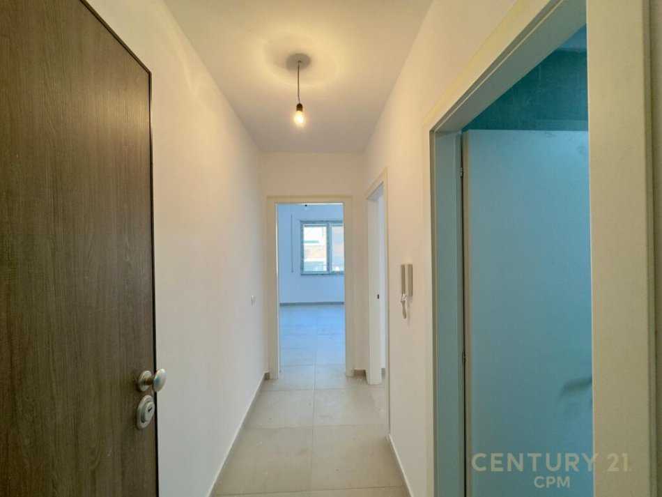 Tirane, jepet me qera apartament 1+1 Kati 1, 60 m² 550 € (Pazari i Ri smart103040)