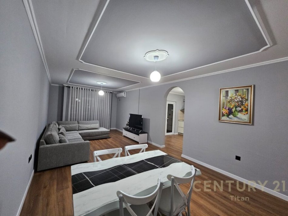 Tirane, jepet me qera apartament 2+1 Kati 6, 117 m² 650 € (Laprake Titan103044)