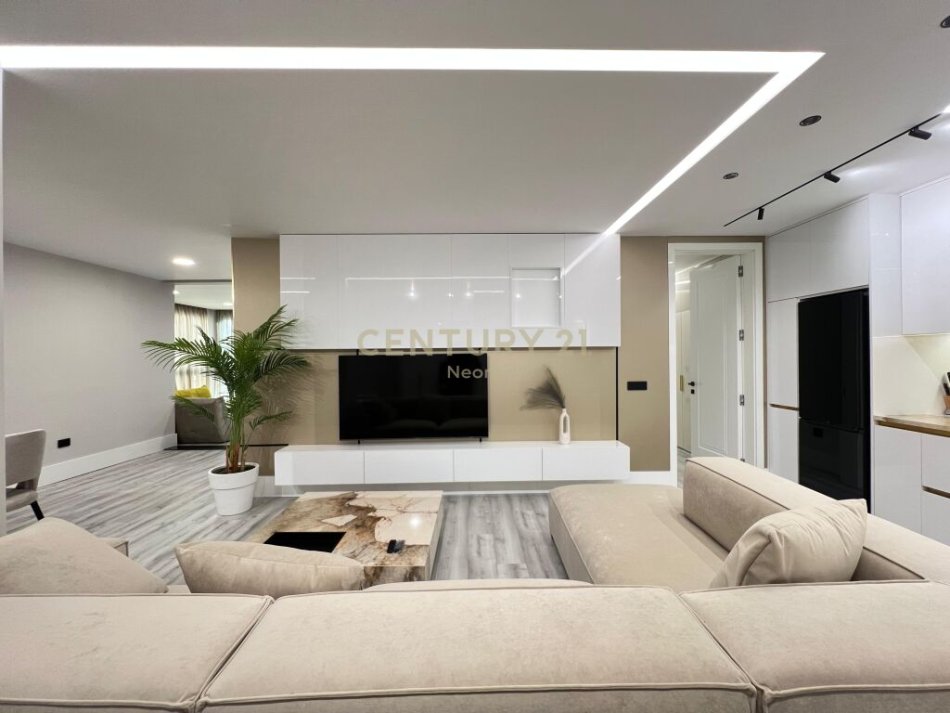 Tirane, jepet me qera apartament 2+1 , 155 m² 2.300 € (blloku)
