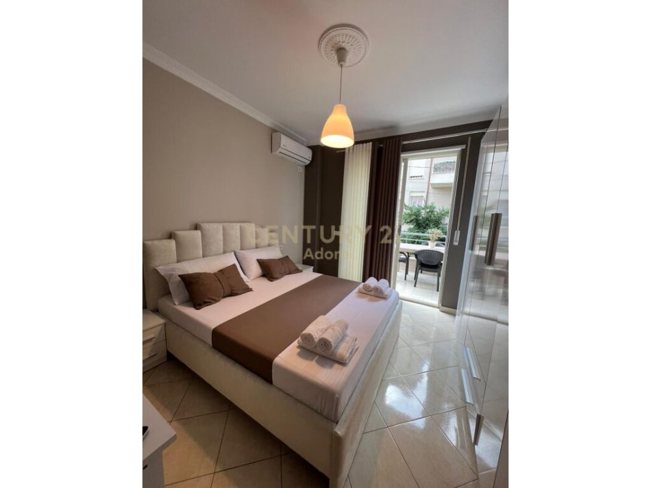 Tirane, jap me qera apartament 1+1+POST PARKIMI , 80 m² 600 € (Liqeni i Thatë)
