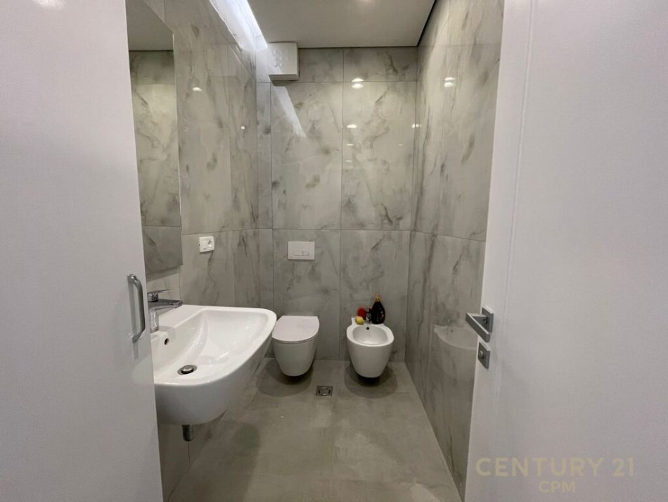 Tirane, shes apartament 3+1+2 , 110 m² 275.000 € (Park Life Residence, Liqeni i Thatë)