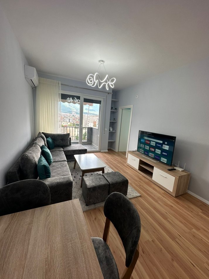 Tirane, jepet me qera apartament 2+1 Kati 7, 75 m² 500 € (5 Maj)