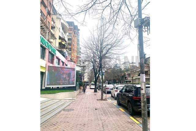 Tirane, jepet me qera zyre Kati 3, 205 m² 2.200 Euro (Rruga Abdyl Frasheri)