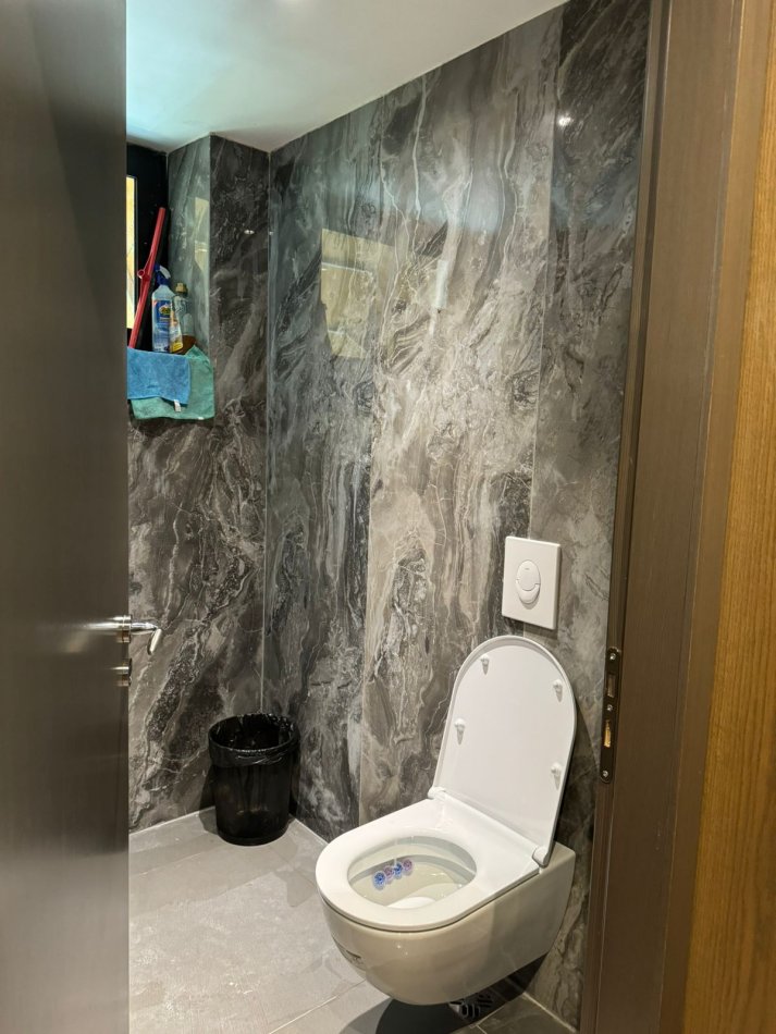 Tirane, shitet ambjent biznesi Kati 0, 62 m² 200.000 € (ETC, prane rruges se Sales)