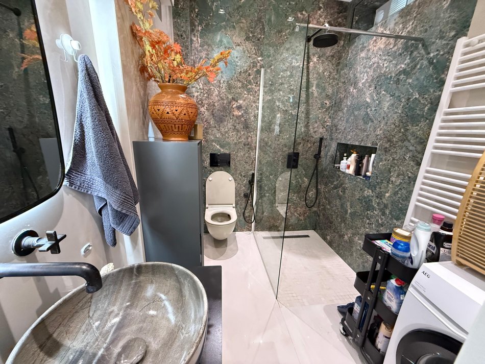 Tirane, jepet me qera apartament 2+1 Kati 3, 95 m² 800 € (qender, prane postes)