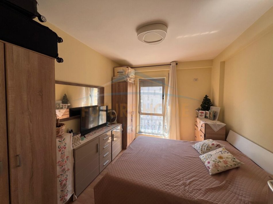 Shqiperi, shitet apartament 2+1+Ballkon Kati 4, 95 m² 170.000 € (RRUGA E KAVAJES)