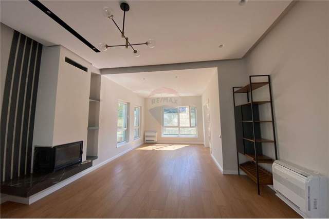 jepet me qera Vile 330 m² 3.000 Euro (Prane TEG-ut)