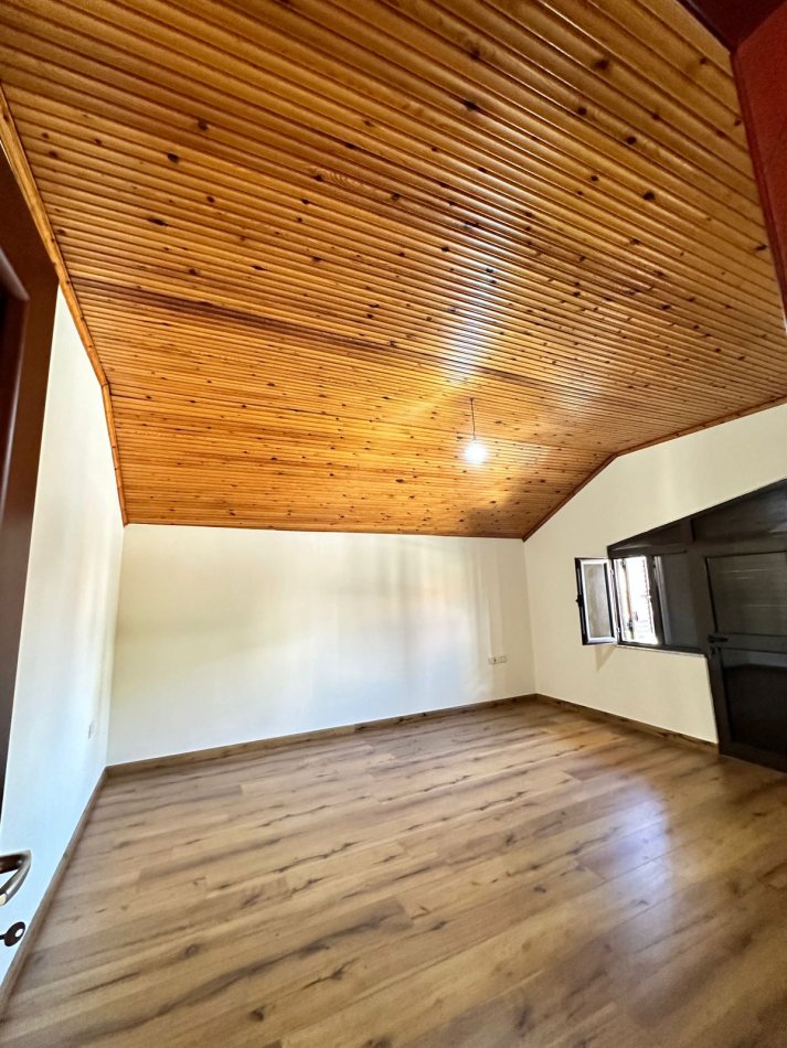 Tirane, jepet me qera Vile 3 Katshe, , 350 m² 900 € 