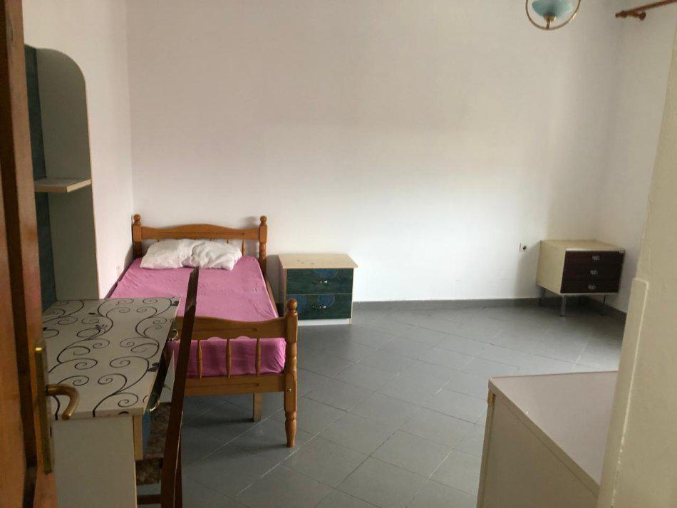 Tirane, jepet me qera apartament 2+1 Kati 5, 100 m² 400 € (Rruga e Durresit)
