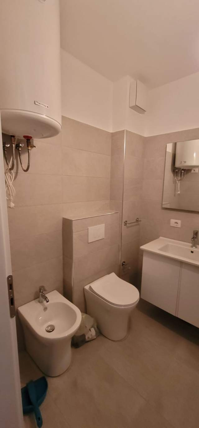 Tirane, jepet me qera apartament 2+1+BLK Kati 3, 98 m² 450 Euro (Rruga Ali Demi)
