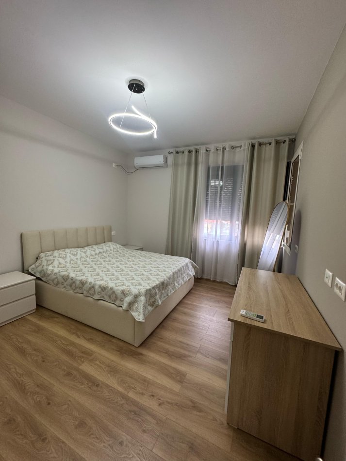 Tirane, jepet me qera apartament 2+1 Kati 3, 95 m² 750 € (rruga e kavajes)
