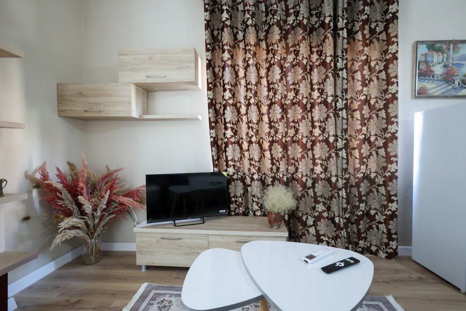 jepet me qera apartament 1+1 Kati 5, 55 m² 300 € (Prane Rruges Se Dajtit, Rruga Ramazan Gaxherri)
