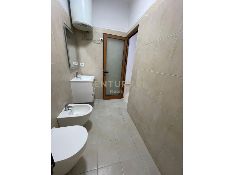 Tirane, shitet apartament 1+1+Ballkon Kati 2, 77 m² 96.000 € (OKAZION!! Cmim i arsyeshem (1250 euro/m²) ne Don Bosko, ne pallat te ri)