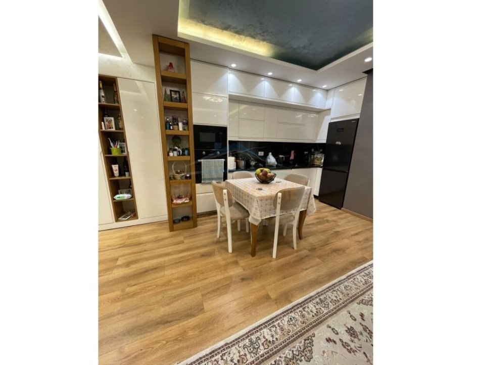 Tirane, shitet apartament 2+1 Kati 6, 105 m² 200.000 € (Fusha E Aviacionit)